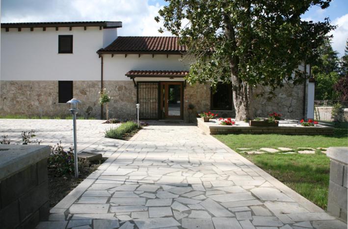 Nostra Signora Del Lago Ronciglione  Exterior photo